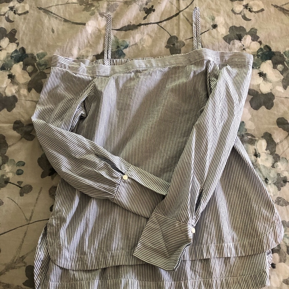 LOFT size small off the shoulder top